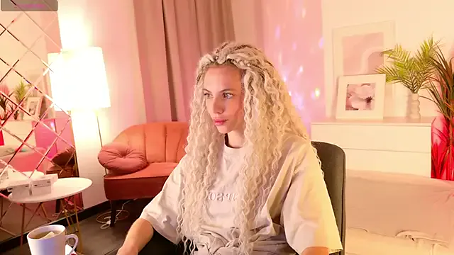 mia_silkk on StripChat