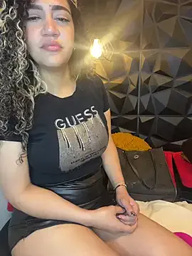 MiaCurly3 — Oil in the ass and spanking X2