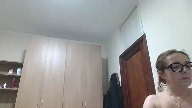 Miasexmilf — Due dita nella figa