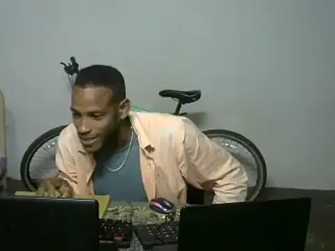 michel_sc on StripChat