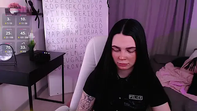 Michela_Fruet — kneel & look at cam