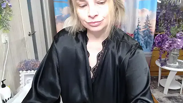 Mika_Passion on StripChat