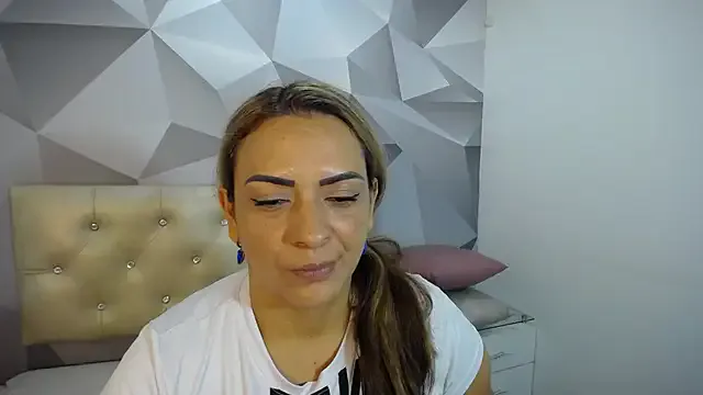 Milf-Prettyboobs on StripChat