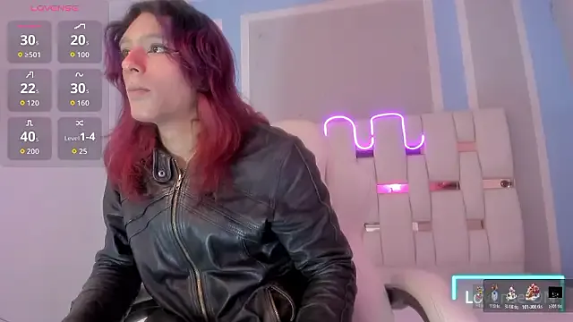 MilkWhore1 on StripChat