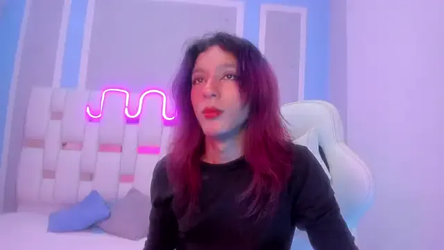 MilkWhore1 on StripChat