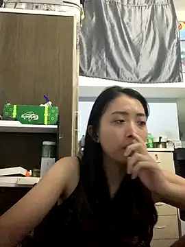 Minee1202 on StripChat