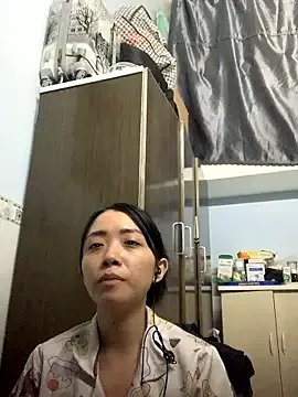 Minee1202 on StripChat