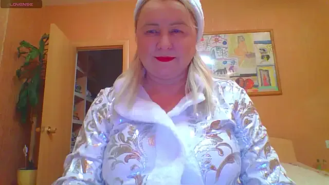 mira_robinsonnn on StripChat