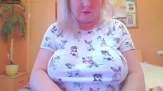 mira_robinsonnn on StripChat