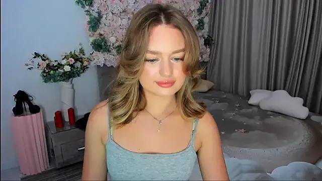 Freechat MiracleCurly on StripChat