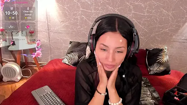 Miss_Charlottet on StripChat