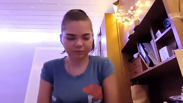 Mona_Slearys on StripChat