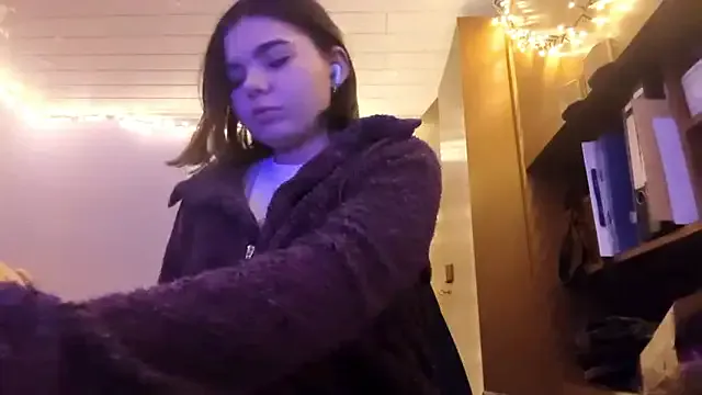 Mona_Slearys on StripChat