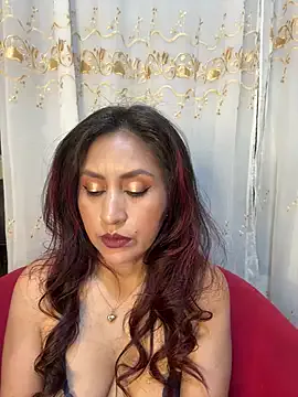 MonicaMoret on StripChat