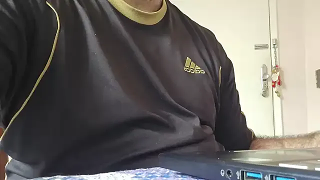 MysterBearMG on StripChat