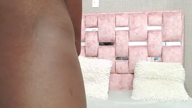 NahomyHawk on StripChat