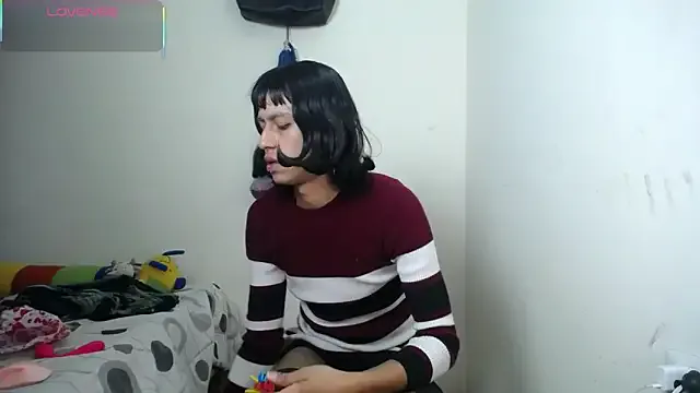 Naicollsxxx on StripChat