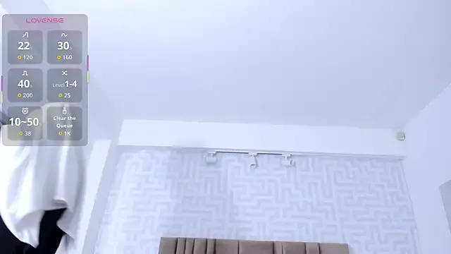 naishaa_ on StripChat