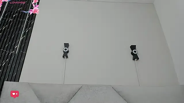 Naomi_Rousse — show saliva