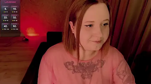 NaomiRey1 on StripChat