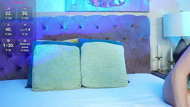 NatalieShaw — Bobbiiiies out :3