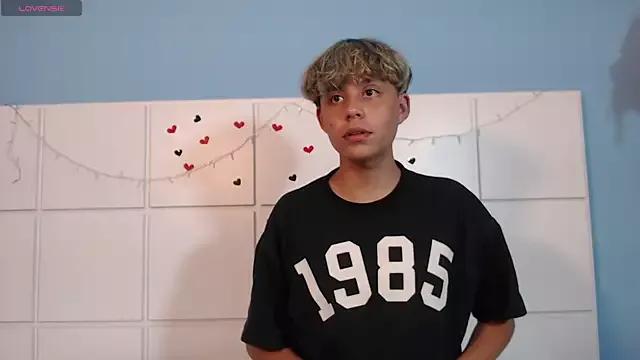 Freechat NathanBell on StripChat