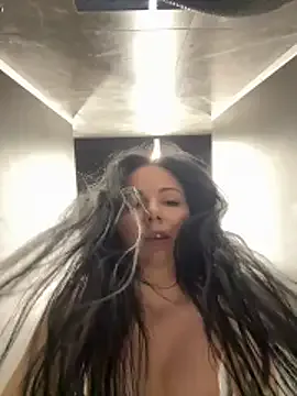 naughty_lucifer on StripChat