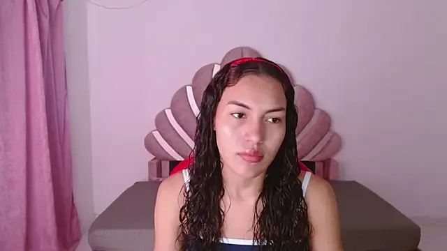 Naya__fox723 — Freechat on StripChat