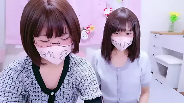 Nazuna_727 on StripChat