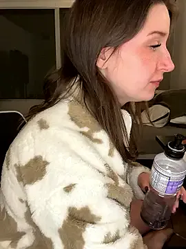 nerdynina on StripChat