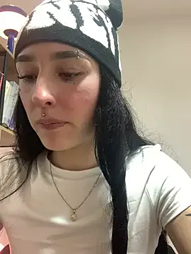 NickieCute- — SHOW PUSSY ZOOM RISKY