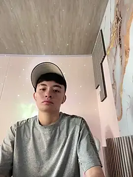 nico_18x — finger in my pussy