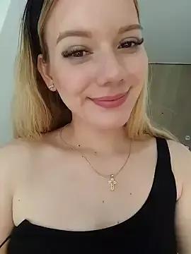 NicoleCut