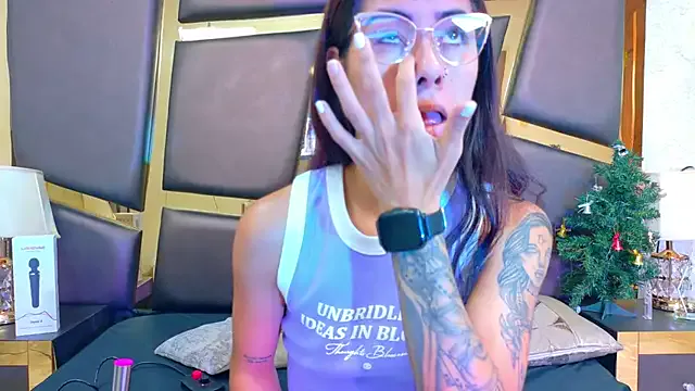 NicoleEsposito on StripChat