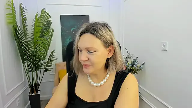 NinaStarle on StripChat