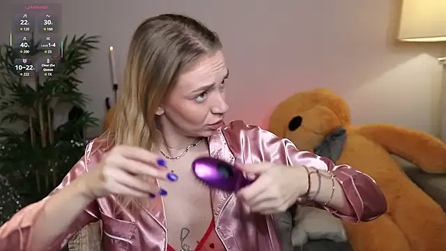 NovaHollisx on StripChat