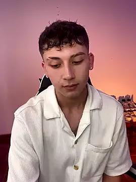 Freechat oliver_kyy on StripChat