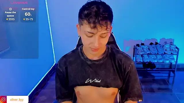Freechat oliver_kyy on StripChat