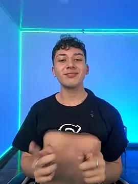 Freechat oliver_kyy on StripChat