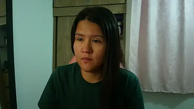 Oliviawatson1 — pinch my nipples 