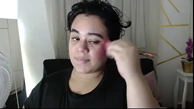 oliviia_cute — show your ass