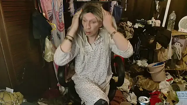 Ombeline1 on StripChat