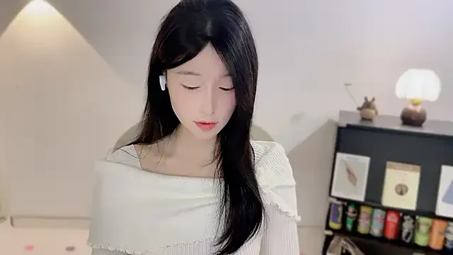 Onechestnut on StripChat