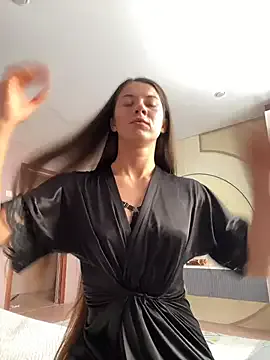 OnlyLeiLa — Show feet ^^