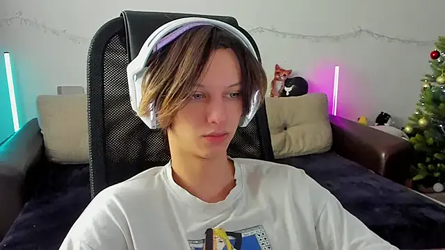 Ostin_meow on StripChat