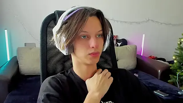 Ostin_meow on StripChat