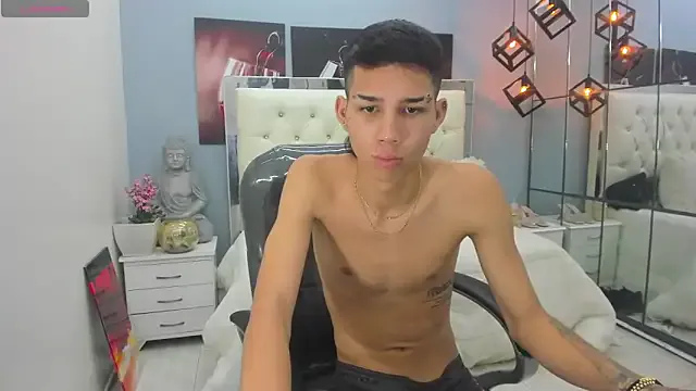 paul_ponce on StripChat