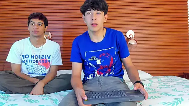 peakk_twiinns — Suck cock 