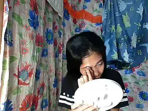 PinaySkinnyGirl on StripChat