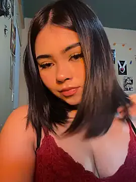 pinkybombon on StripChat